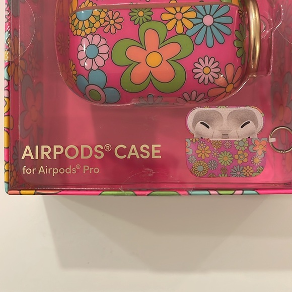 NIB xopoppy AirPods Pro floral case - Picture 2 of 4